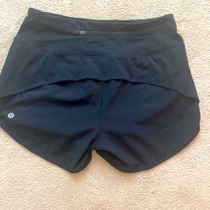 Lululemon size 4 short